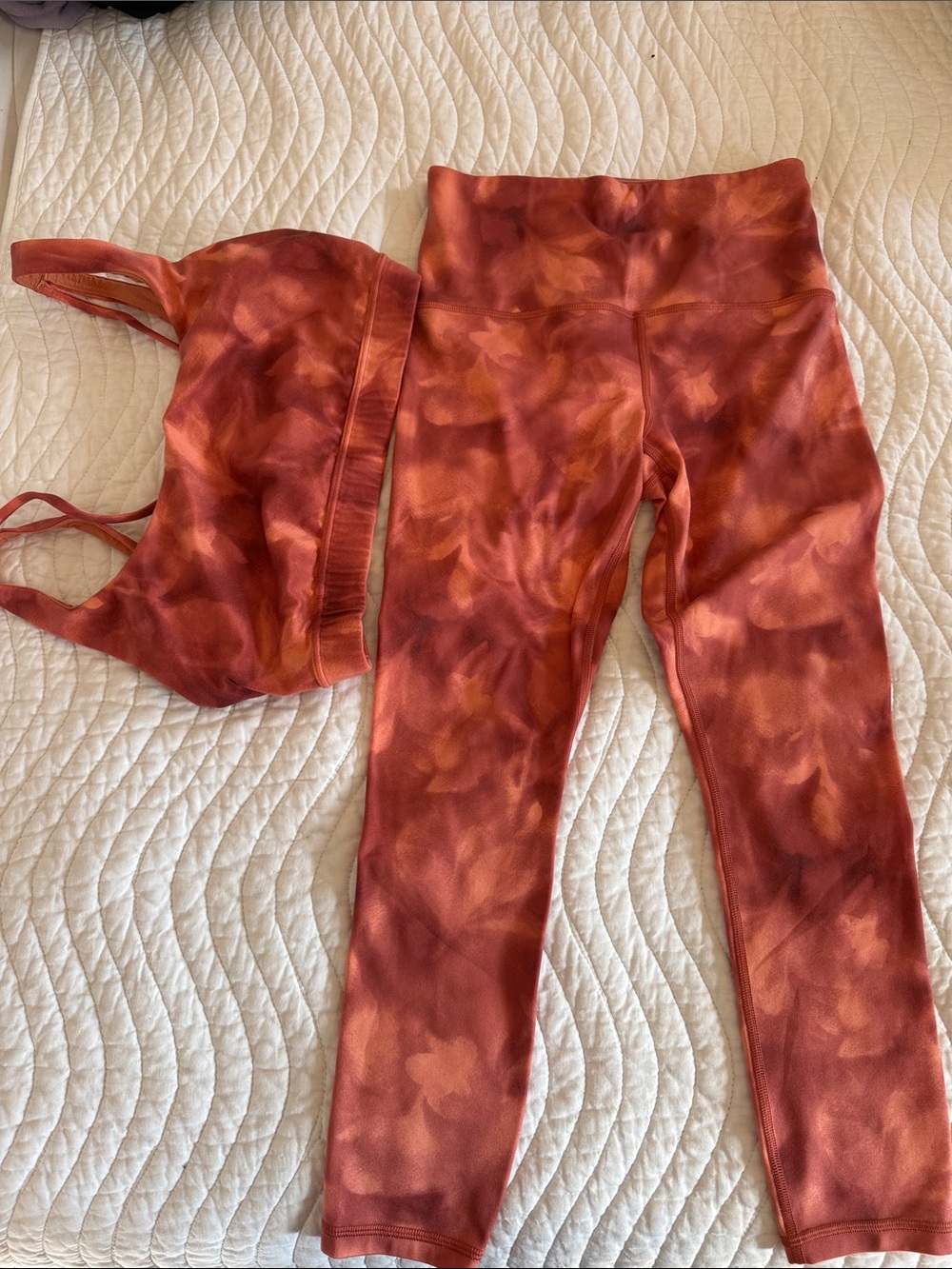 Athleta Tie-Dye Active Set - High Waisted Elation Leggings XSP & Sports Bra M